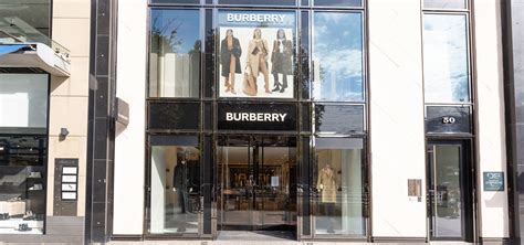 Öffnungszeiten Burberry Königsallee 50 in Düsseldorf 